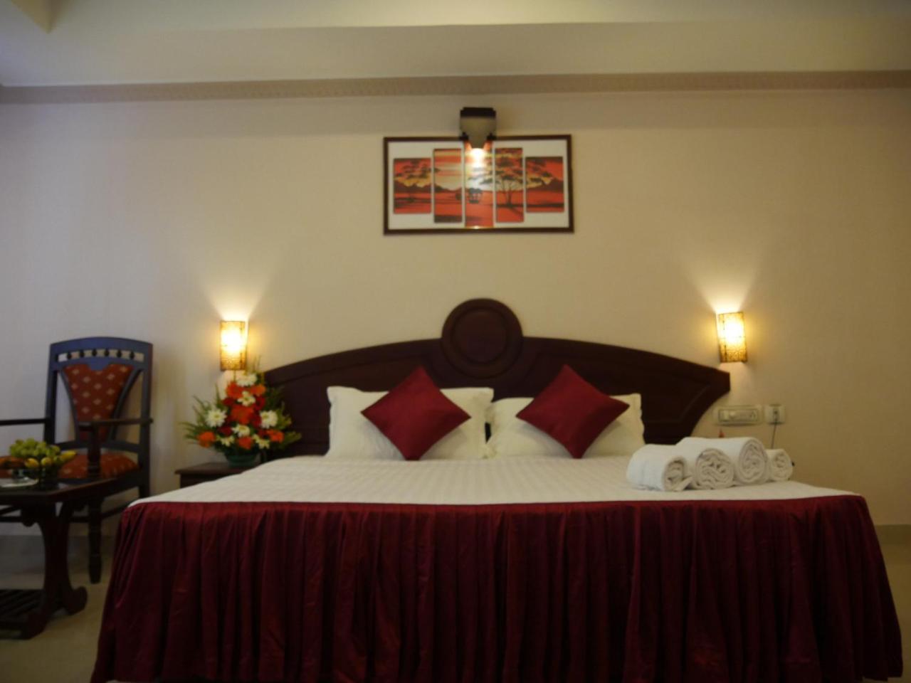 Отель Karthika Residency Kilimanur Экстерьер фото