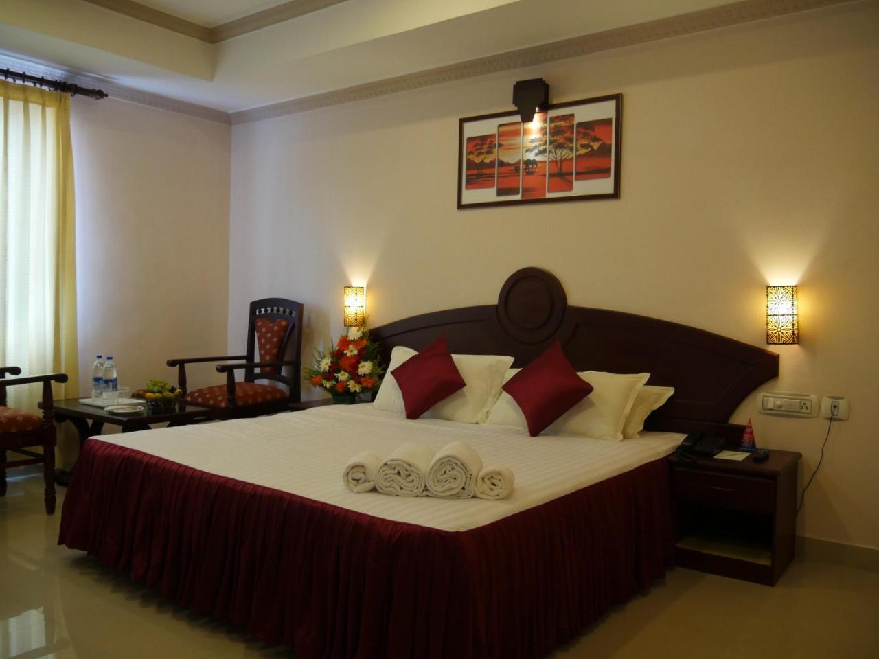 Отель Karthika Residency Kilimanur Экстерьер фото