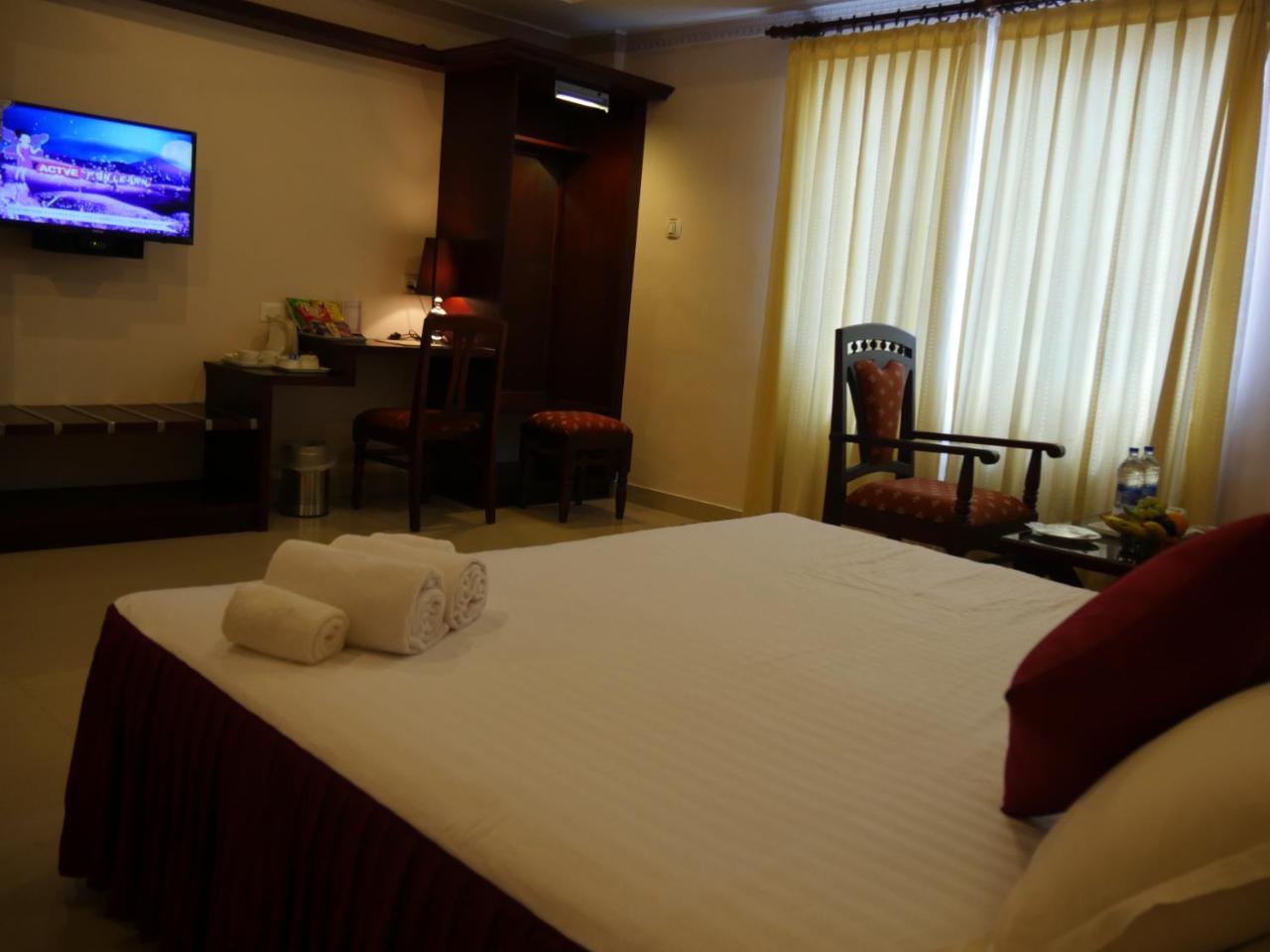 Отель Karthika Residency Kilimanur Экстерьер фото